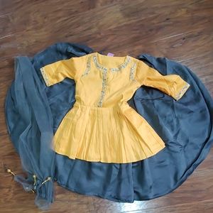 Kids outfit (NEW)!!!!